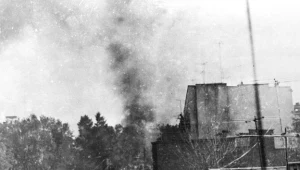 Wydarzenia Radomskie: Na zdjęciu płonący budynek KW PZPR 