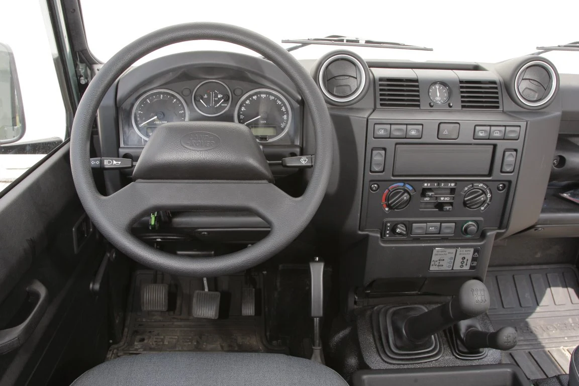 Land Rover Defender (1990-2016)