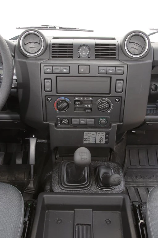 Land Rover Defender (1990-2016)