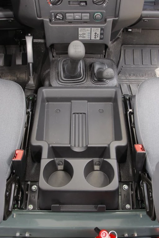 Land Rover Defender (1990-2016)