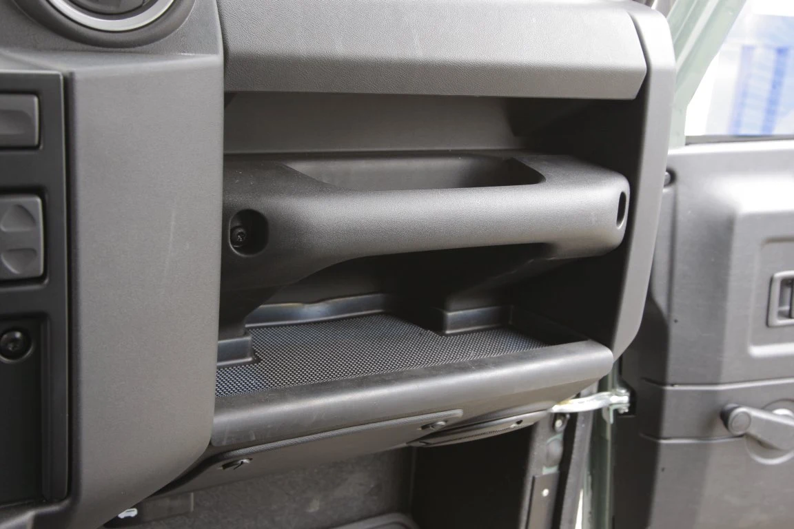 Land Rover Defender (1990-2016)