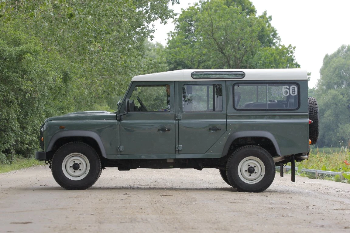 Land Rover Defender (1990-2016)