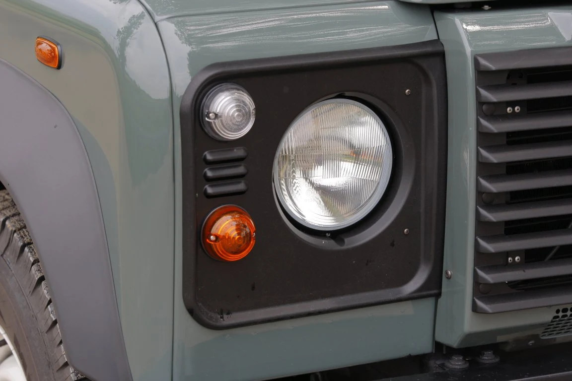 Land Rover Defender (1990-2016)