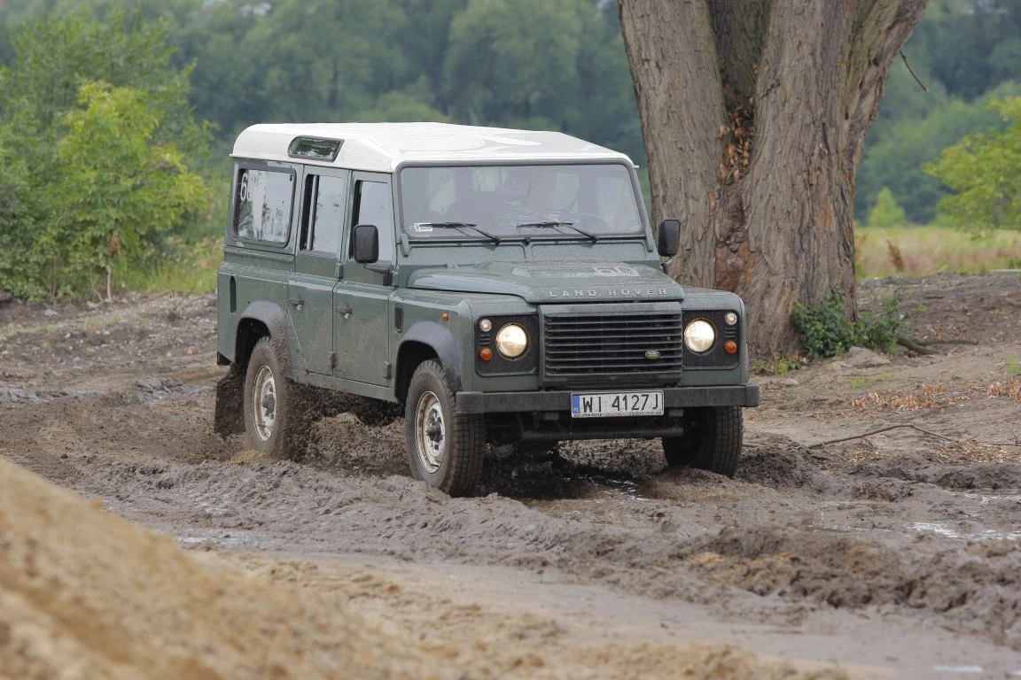Land Rover Defender (1990-2016)