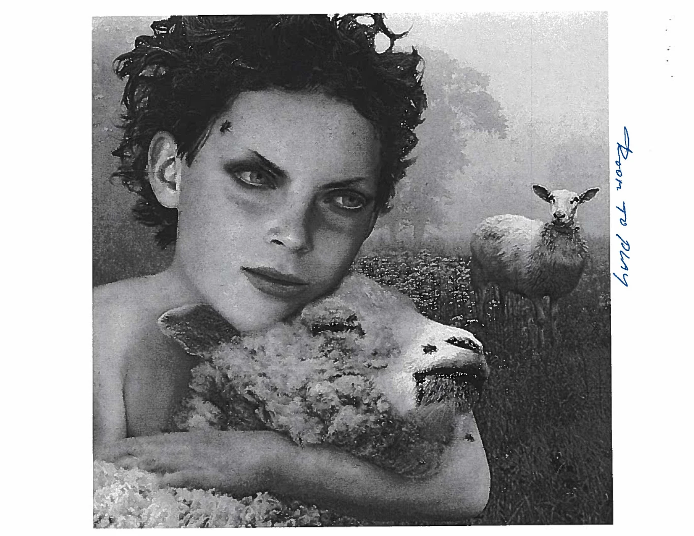 Fragmenty raportu z przeszukania rezydencji Michaela Jacksona z 2003 roku, udostępnione przez serwis Radar Online. Jak poinformowała rzecznik policji w Los Angeles część zdjęć udostępnionych przez plotkarską stronę jest nieprawdziwa.