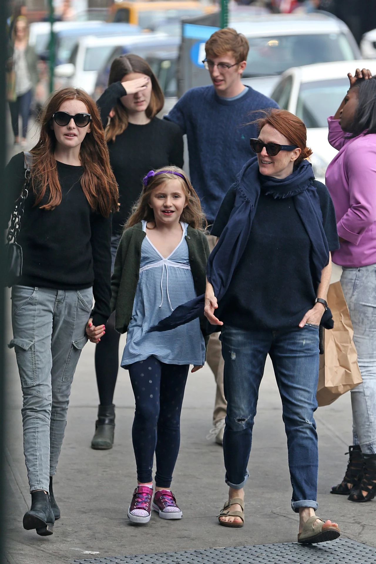 Julianne Moore z dziećmi Julianne Moore z dziećmi
