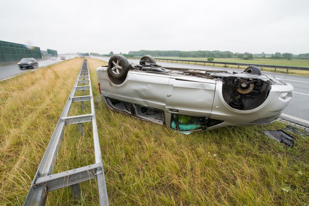 Samochód Skaldów po wypadku na autostradzie A1