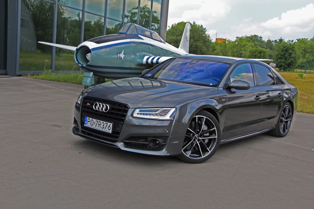 Audi S8 plus