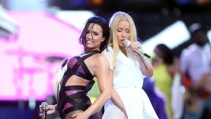Iggy Azalea (po prawej) przyłapała swojego faceta na zdradzie