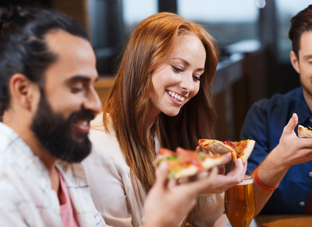 Jesz pizzę w towarzystwie Włochów? Uważaj, by nie popełnić gafy! 