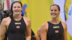 Cate Campbell (z lewej) poczas przygotowań olimpijskich
