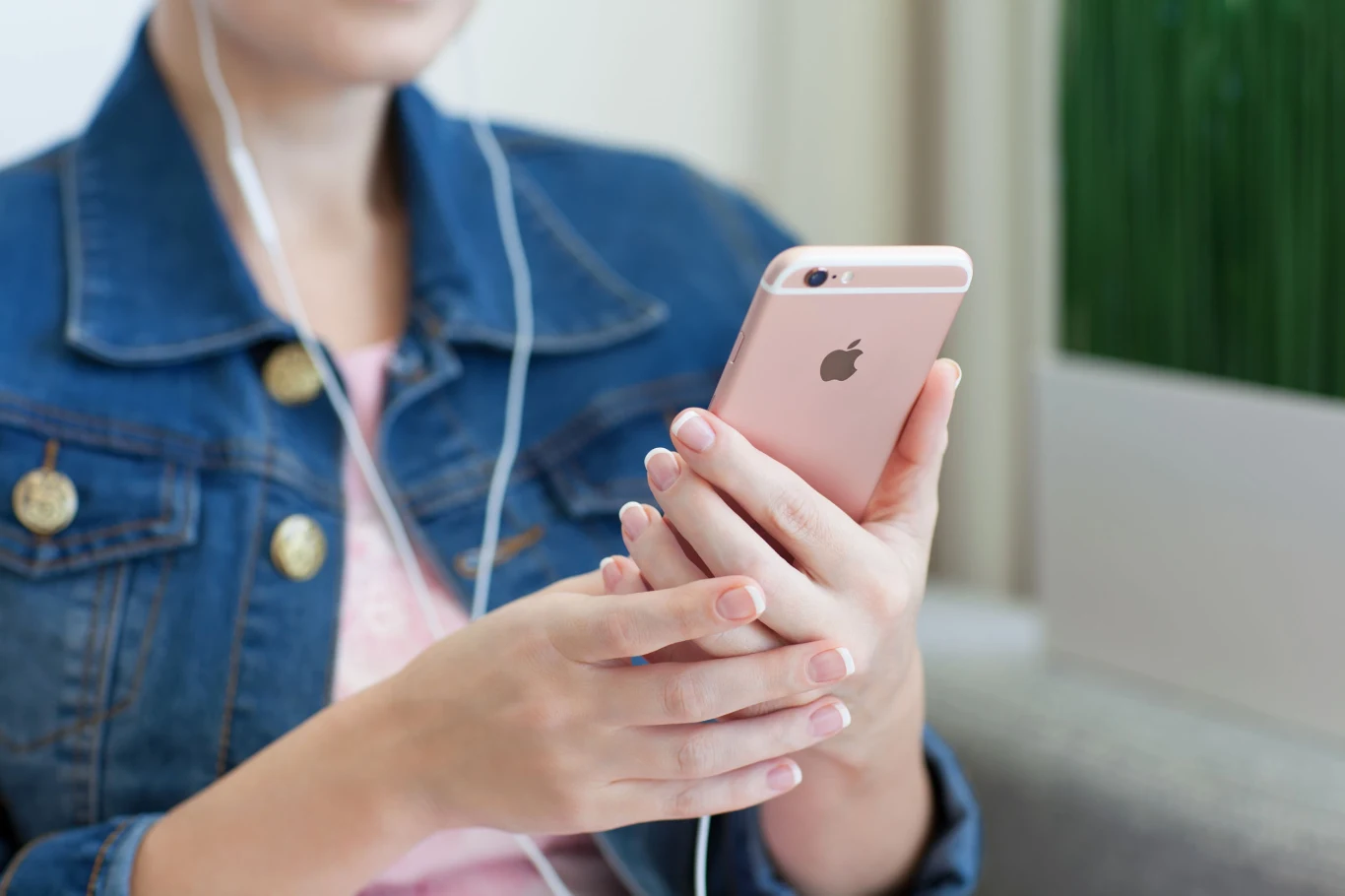 Android 7.0 Nougat został przedstawiony na iPhonie? Android 7.0 Nougat został przedstawiony na iPhonie?