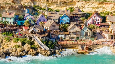 Na Malcie samochód będzie zbędny, wszędzie możesz dojechać komunikacją miejską. 