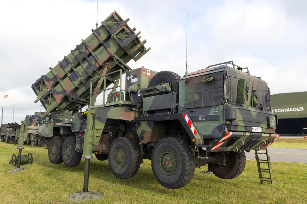 System  MIM-104 Patriot na niemieckim podwoziu podczas pokazów w Laage. 23 sierpnia 2014