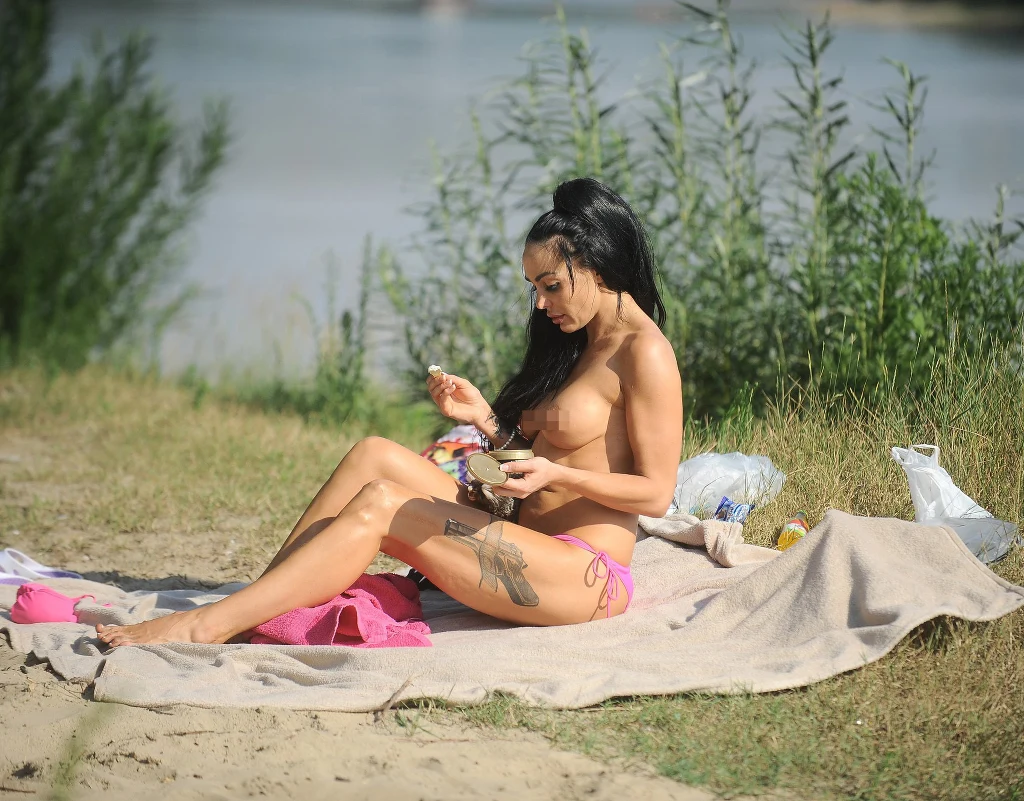 "Polska Angelina" Agnieszka Orzechowska topless "Polska Angelina" Agnieszka Orzechowska topless