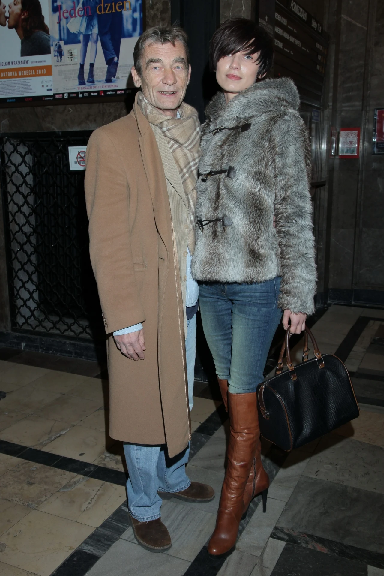 Aktor do niedawna był związany z 33 lata młodszą kobietą Aktor do niedawna był związany z 33 lata młodszą kobietą