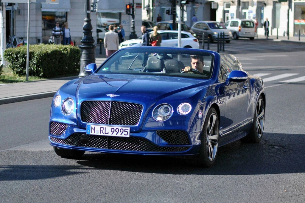 Lewandowski i jego Bentley na ulicach Warszawy / Fot: AutoClub Warsaw