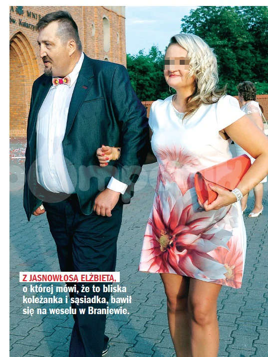 Adam Kraśko z partnerką na weselu