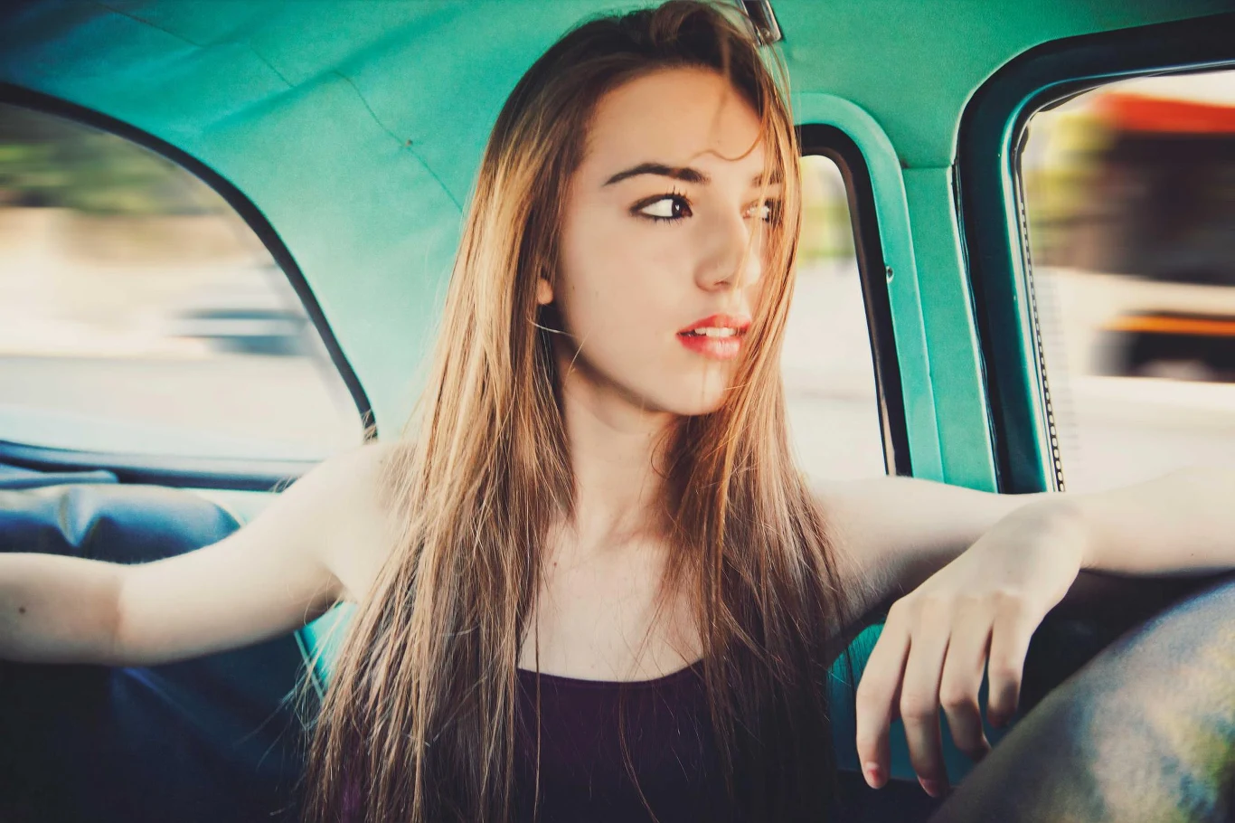 Hollie Stephenson ma 19 lat