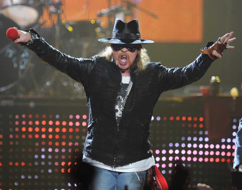 Axl Rose bardzo przywiązał się do żółtego płaszcza