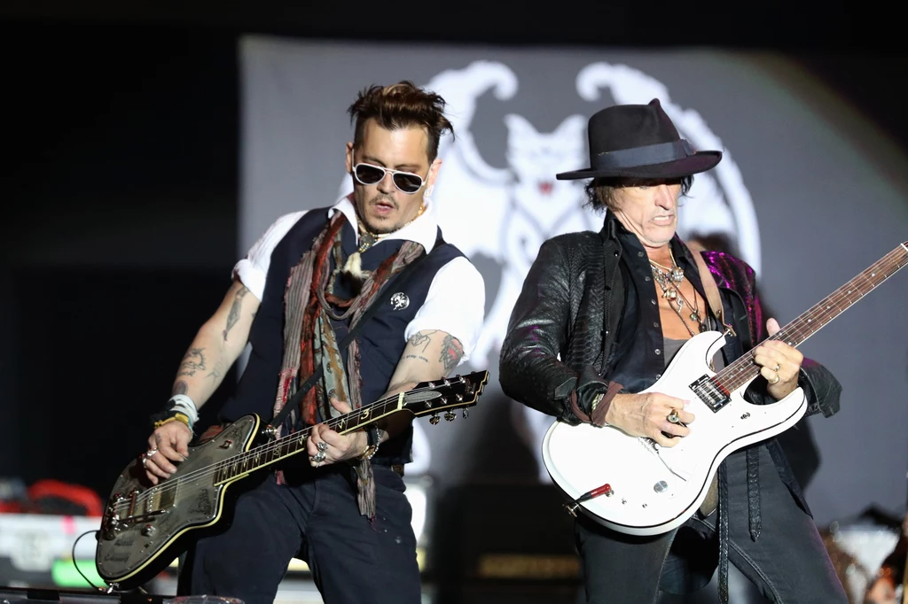 Johnny Depp i Joe Perry na scenie z Hollywood Vampiries 