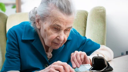 ​Do portfeli emerytów trafi więcej pieniędzy? To będzie rekompensata za drożyznę