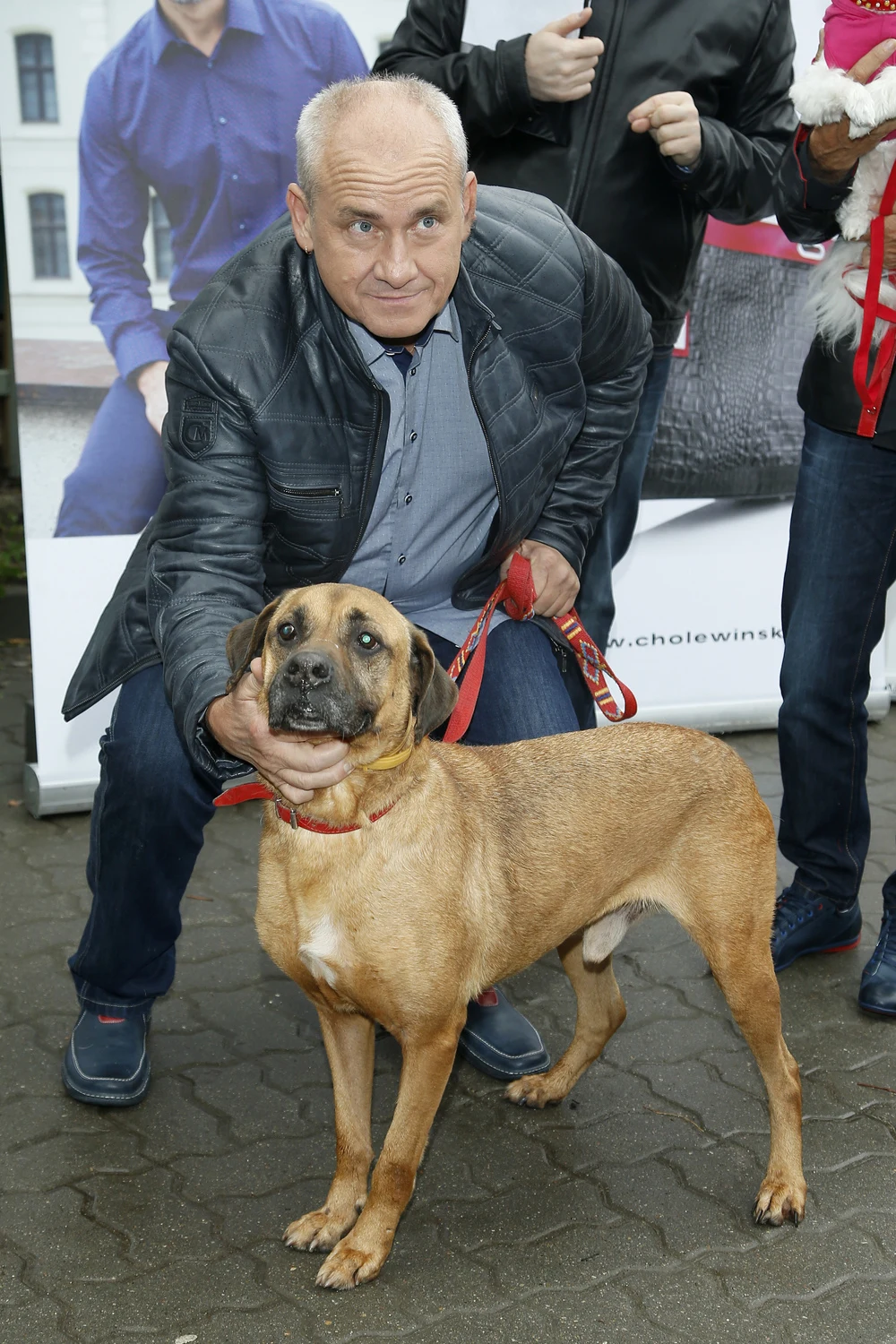 Michał Olszański z psem Michał Olszański z psem