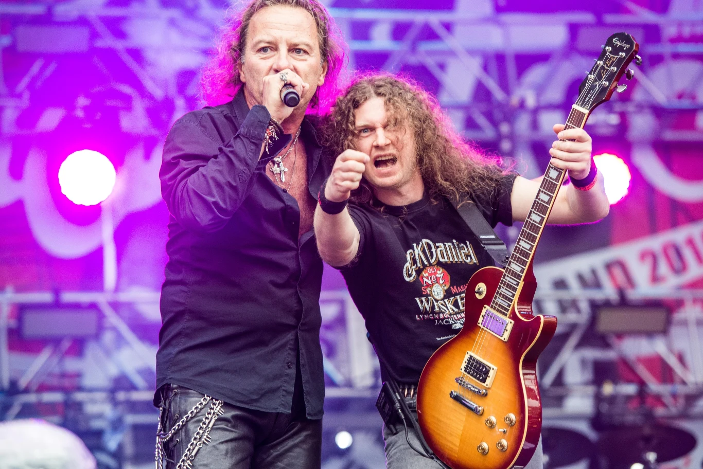 Zespół zagrał swoje największe przeboje. Na zdjęciu: Grzegorz Kupczyk i Bartosz Sadura. Zespół zagrał swoje największe przeboje. Na zdjęciu: Grzegorz Kupczyk i Bartosz Sadura.