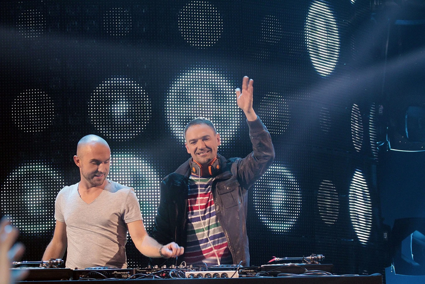 Kalwi i Remi nowym klipem nie zachwycili internautów Kalwi i Remi nowym klipem nie zachwycili internautów