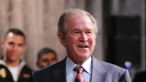 George W. Bush nie wiedział, jak sie zachowac na pogrzebie?