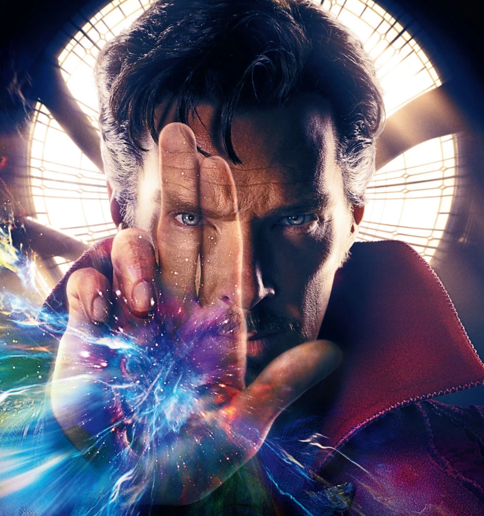 W październiku Benedicta Cumberbatcha zobaczymy w kolejnej superprodukcji.  

"Doctor Strange" jest filmową adaptacją popularnego komiksu Marvela, stworzonego przez Stana Lee i Steve'a Ditko. Głównym bohaterem jest znany chirurg, Stephen Strange, który ulega wypadkowi samochodowemu. Nerwy w jego rękach zostają uszkodzone, co uniemożliwia mu dalszą pracę. Odnajduje jednak nowe życie podczas szkolenia na najwyższego czarnoksiężnika Ziemi...

 