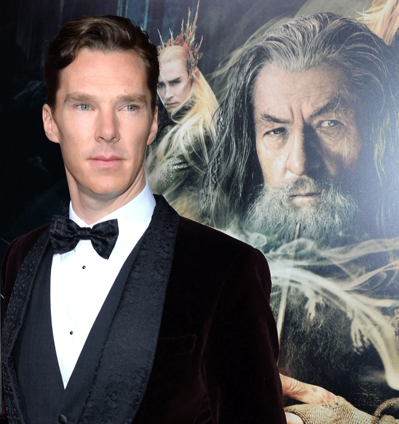 W trylogii Petera Jacksona "Hobbit" Benedict Cumberbach wcielił się w postać smoka Smauga.

- Mój tata czytał mi "Hobbita" kiedy byłem mały. Jest aktorem i musiał odgrywać smoka, ale robił to wyłącznie dla mnie. Gdy dowiedziałem się o planowanej produkcji, pomyślałem: "Koniecznie muszę iść na casting do tej właśnie roli". Byłem bardzo szczęśliwy, że moje nagranie dotarło do Petera [Jacksona, reżysera - przyp .red.], który uznał, że jest w nim coś dobrego i spotkał się ze mną. Moje życie wtedy w pewnym sensie mocno ewoluowało. Pojawiły się takie rzeczy, jak rola w serialu "Sherlock". Peter wiedział o tym, ale miałem też naprawdę dużo szczęścia. Wielu utalentowanych aktorów ubiegało się o tę rolę. Byłem szczerze poruszony, gdy ją dostałem - opowiadał aktor.

 