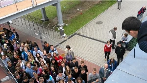 Poznań, kolejki przed uczelnią