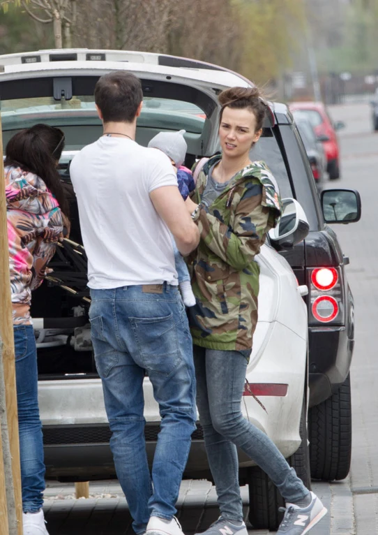 Paulina Krupińska i Sebastian Karpiel-Bułecka z córką