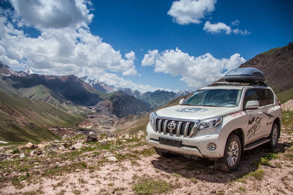 Toyota Land Cruiser podczas wyprawy na Mount Everest