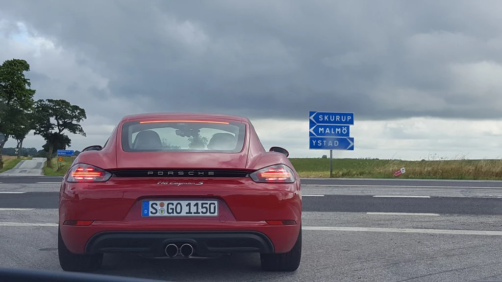 Porsche 718 Cayman 