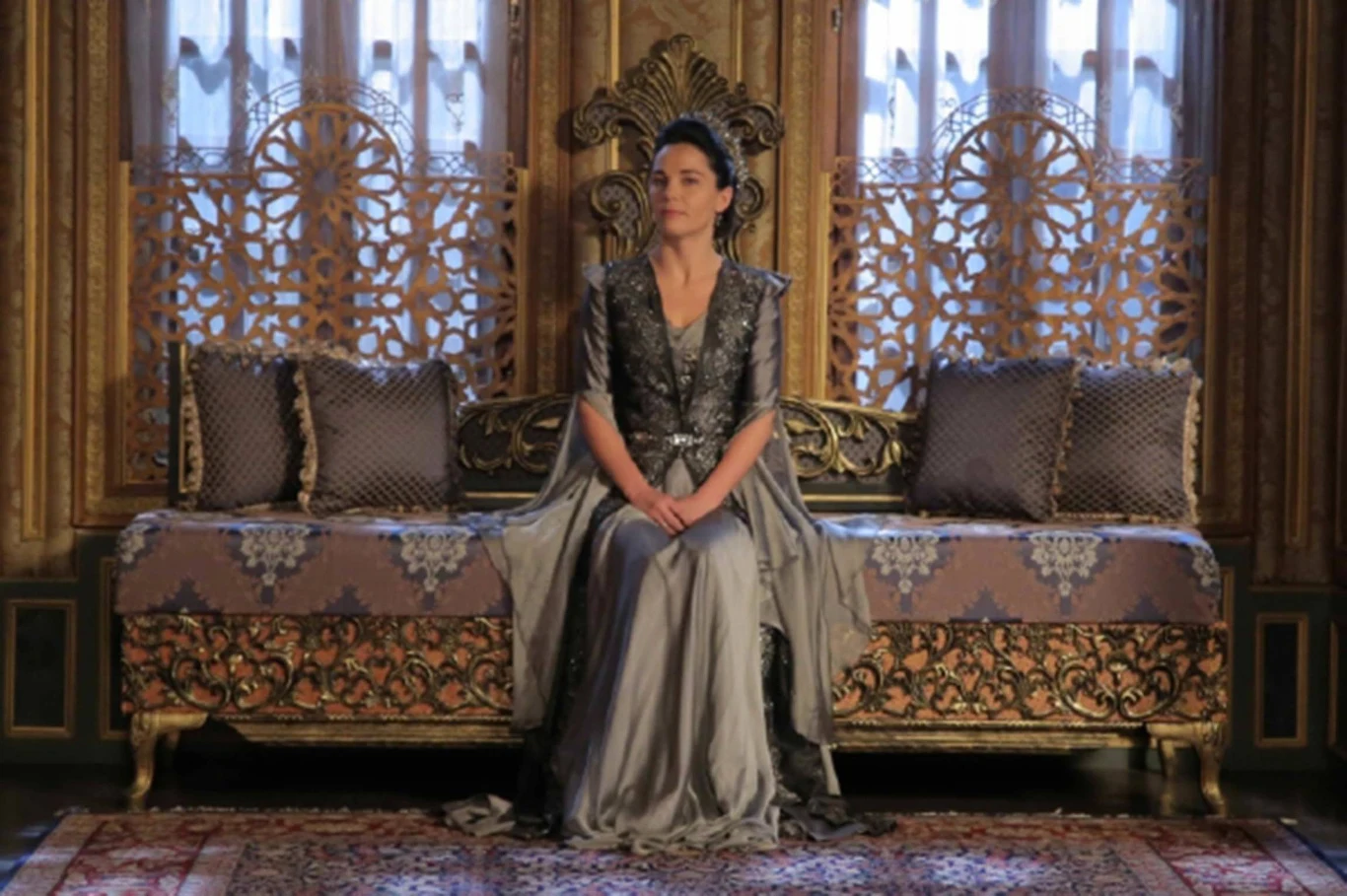 Tulin Ozen we "Wspaniałym stuleciu" Tulin Ozen we "Wspaniałym stuleciu"