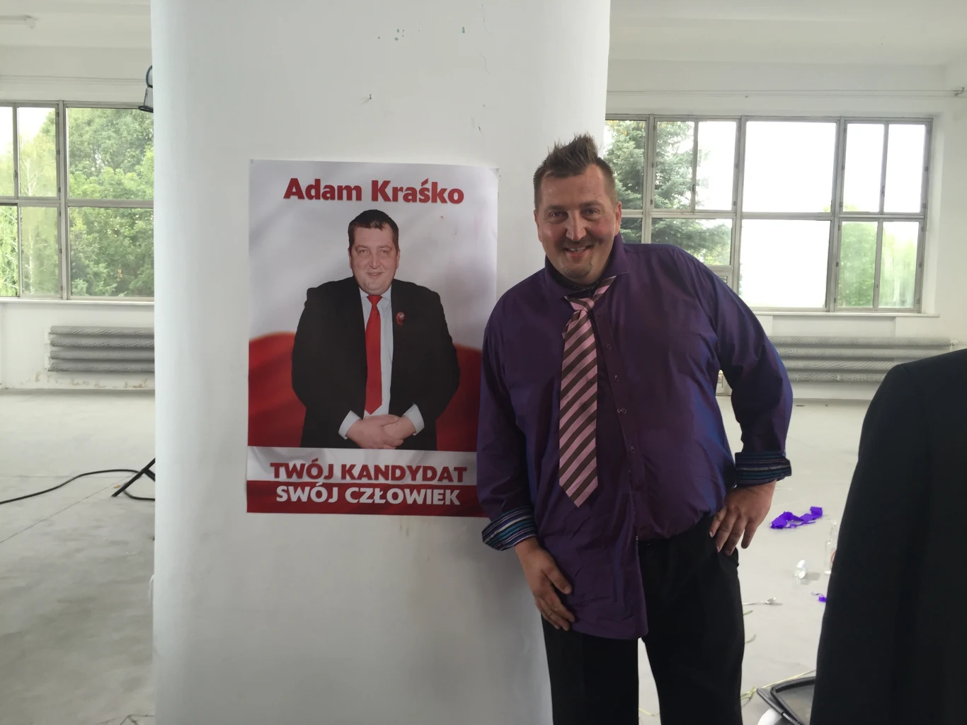 Adam Kraśko na planie teledysku "Ludzie są fajni" Formacji Nieżywych Schabuff Adam Kraśko na planie teledysku "Ludzie są fajni" Formacji Nieżywych Schabuff