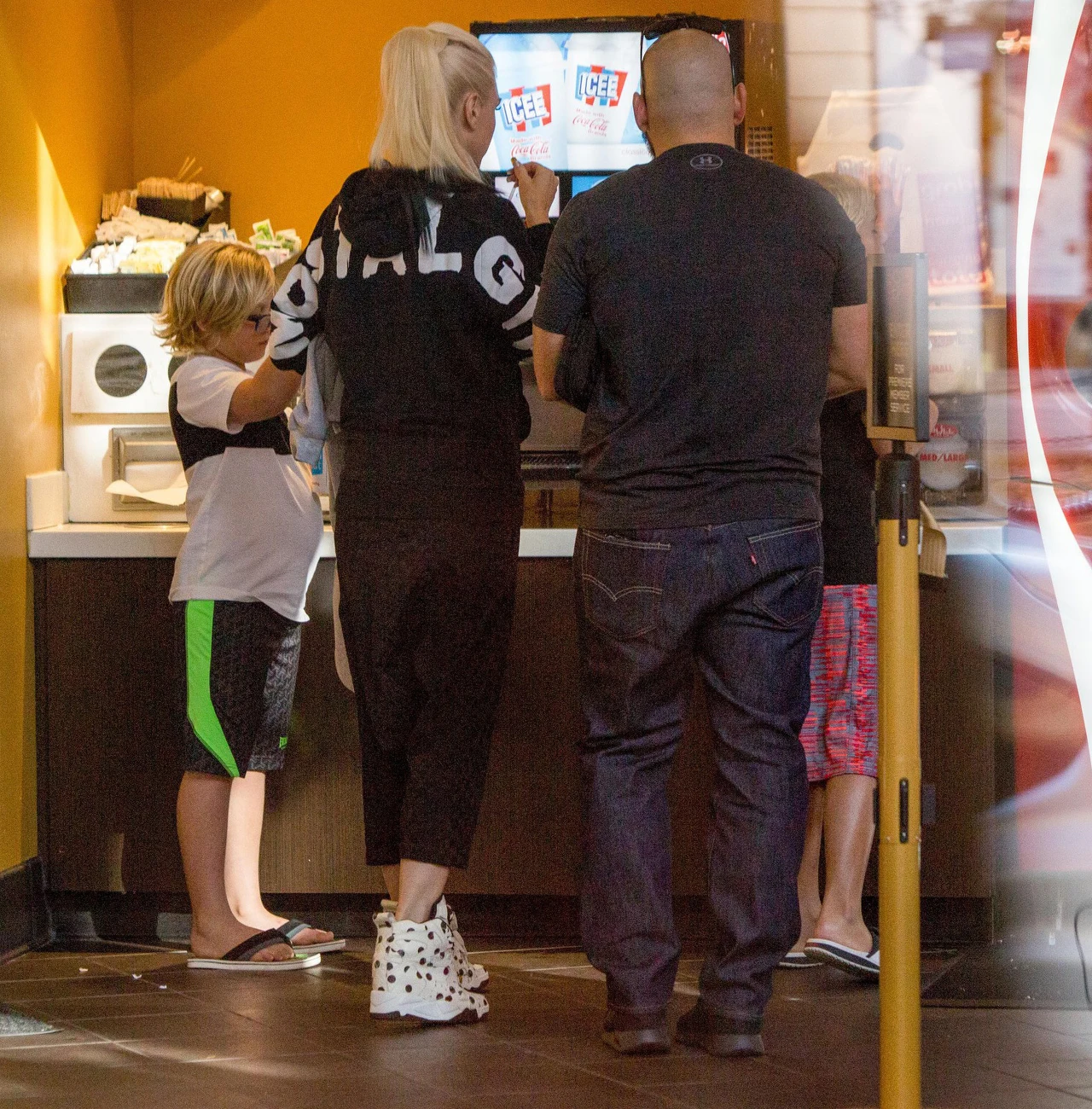 Gwen Stefani z synem w kinie Gwen Stefani z synem w kinie