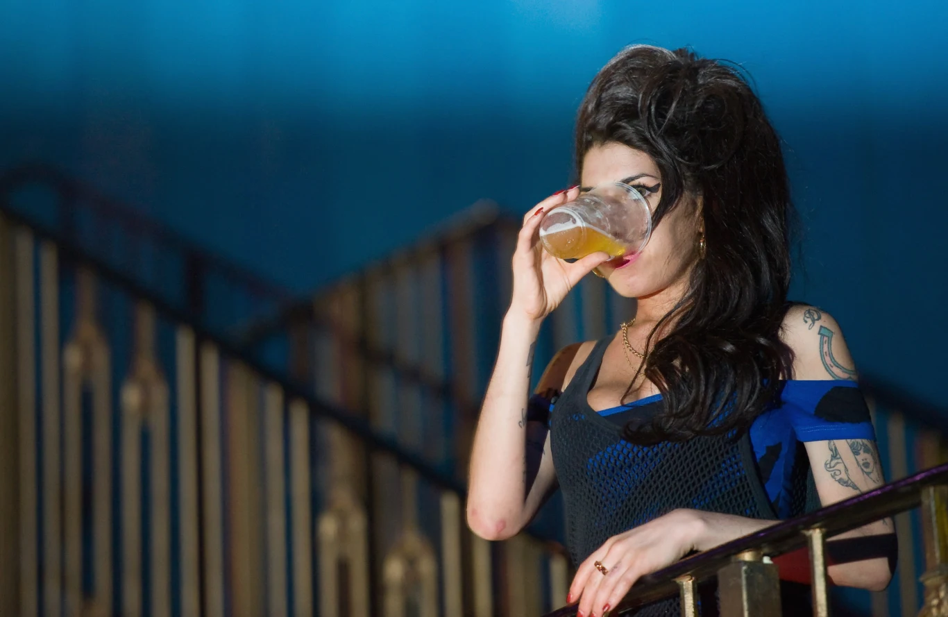 Amy Winehouse w 2010 r. Amy Winehouse w 2010 r.