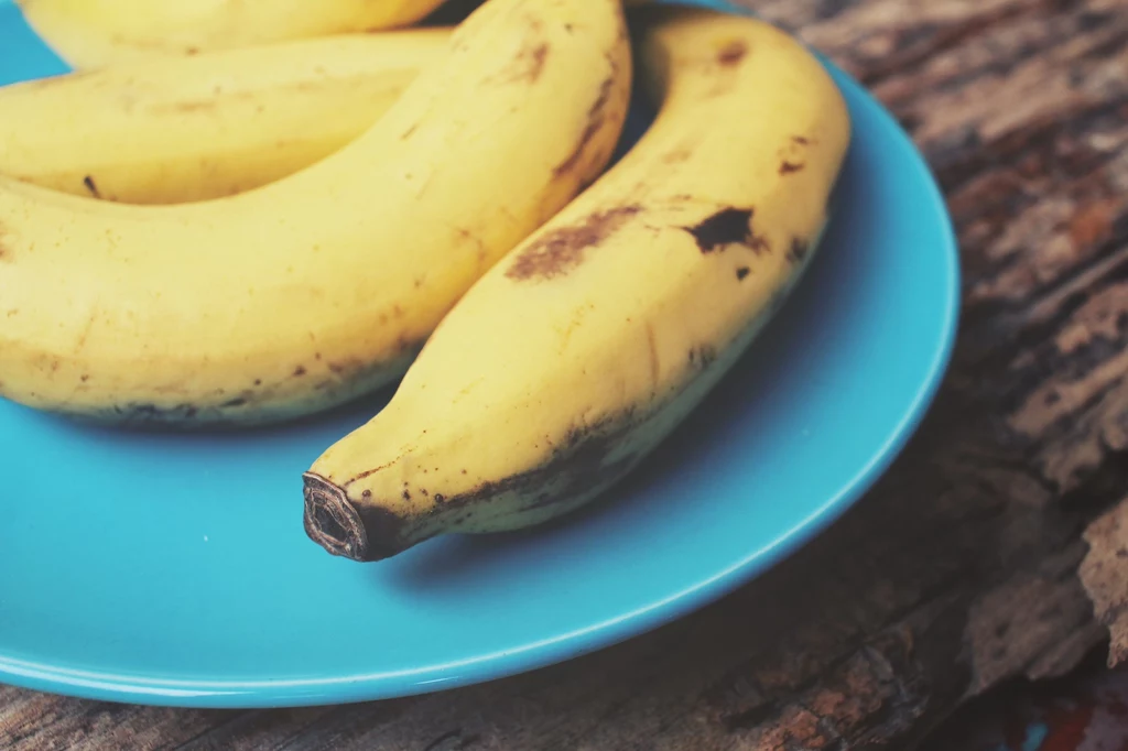 Czy banany można jeść na śniadanie? Oto o jakiej porze dnia najlepiej po nie sięgać