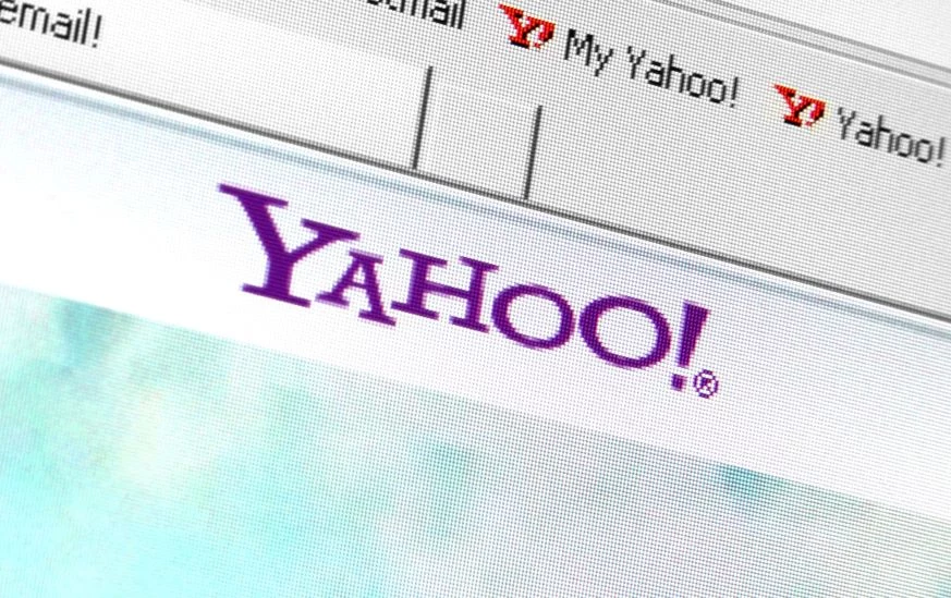 Sprzedaż firmy Verizonowi może doprowadzić do zwolnienia tysięcy pracowników Yahoo