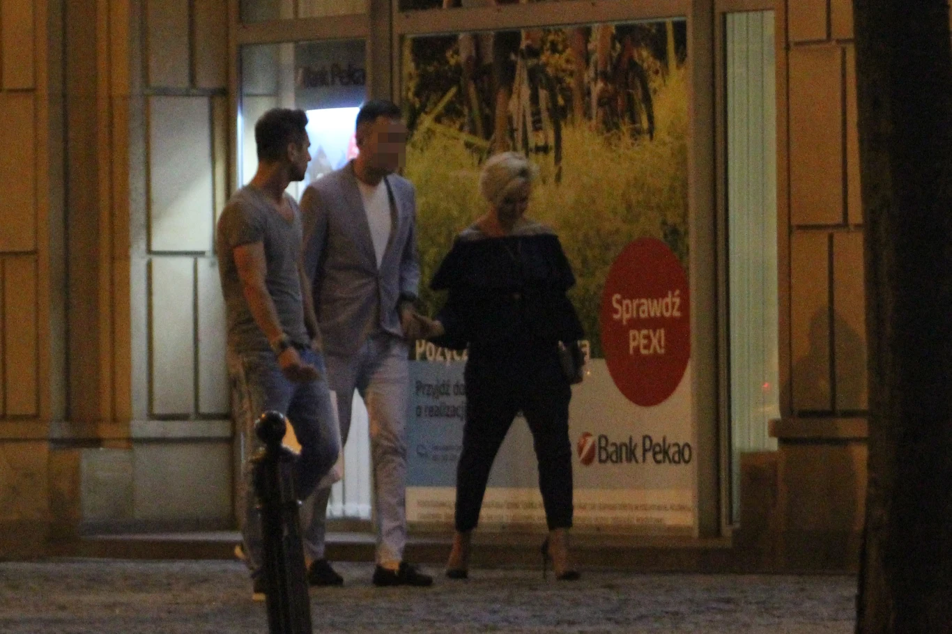 Joanna Racewicz za rękę z przyjacielem Joanna Racewicz za rękę z przyjacielem