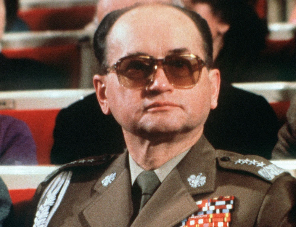Generał Wojciech Jaruzelski był premierem w latach 1981-1985 Generał Wojciech Jaruzelski był premierem w latach 1981-1985