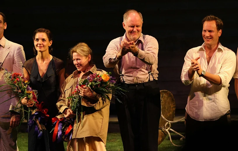 Katie Holmes, Dianne Wiest, John Lithgow i Patrick Wilson