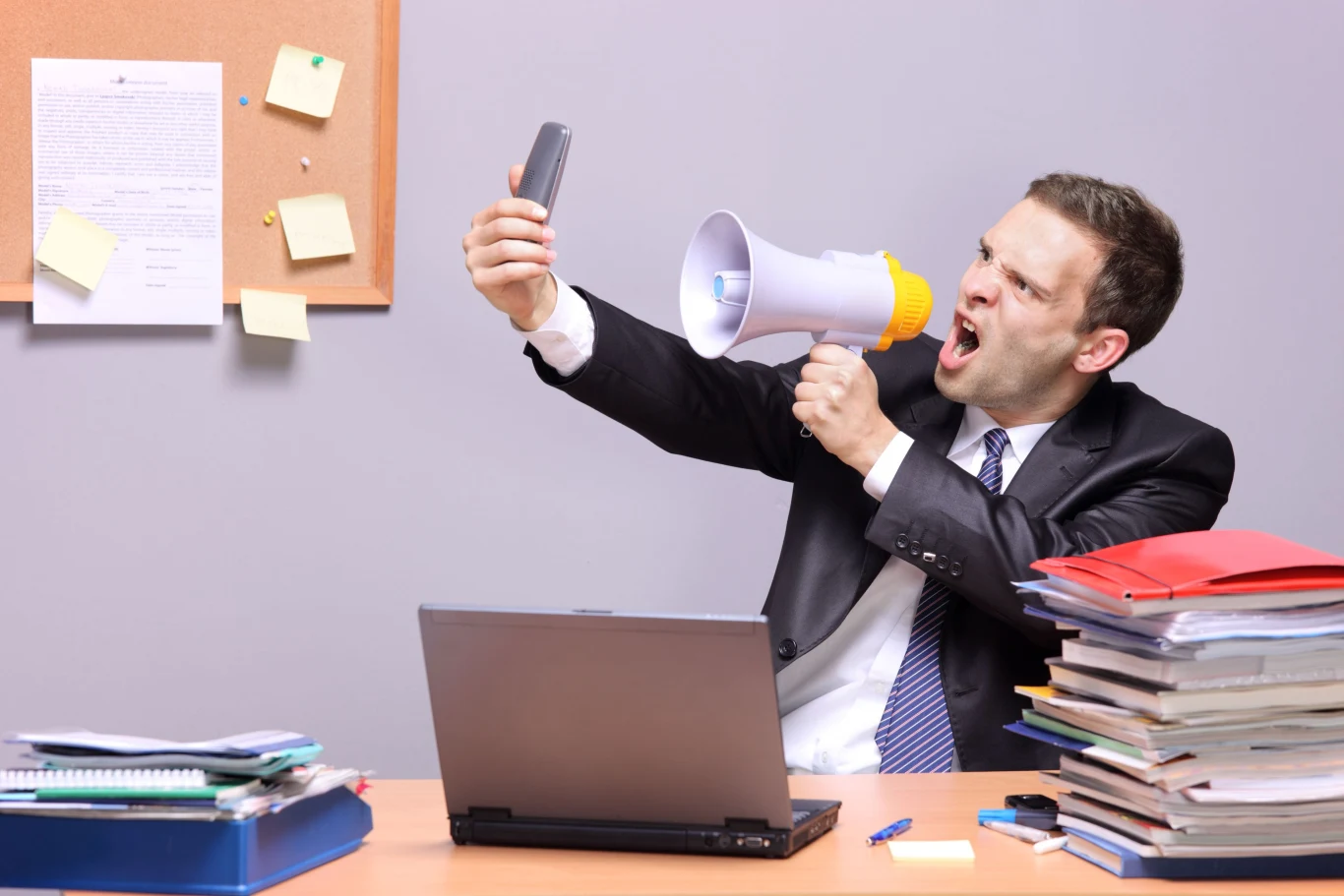 Pracodawca nie może przymusić do kontaktów telefonicznych z klientami podczas urlopu wypoczynkowego Pracodawca nie może przymusić do kontaktów telefonicznych z klientami podczas urlopu wypoczynkowego