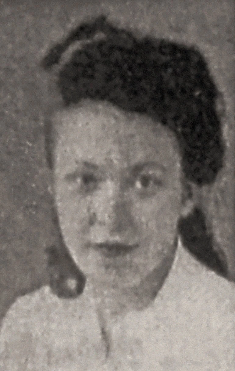Wira w wieku 14 lat, po przystapieniu do ruchu oporu, 1944 rok Wira w wieku 14 lat, po przystapieniu do ruchu oporu, 1944 rok