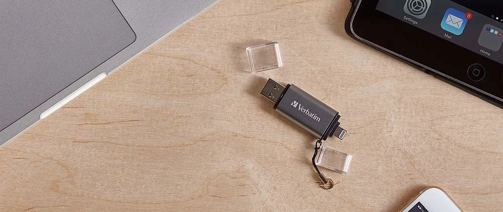 iStore 'n' Go Lightning Drive  