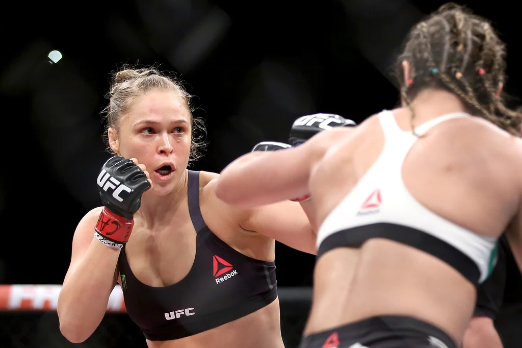 Ronda Rousey nie ma litości dla swoich przeciwniczek, fot. Matthew Stockman