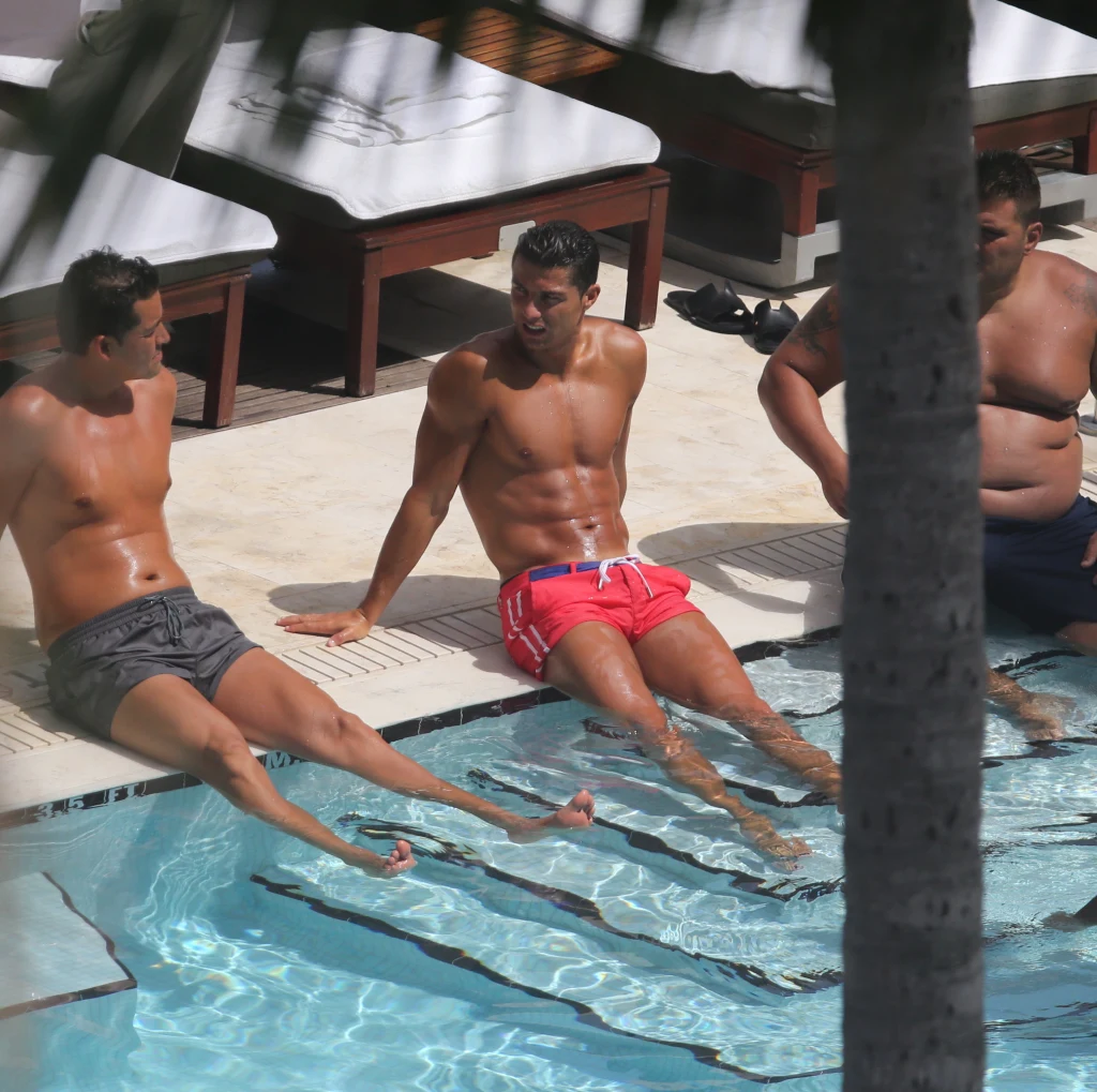 Cristiano Ronaldo z przyjacielem